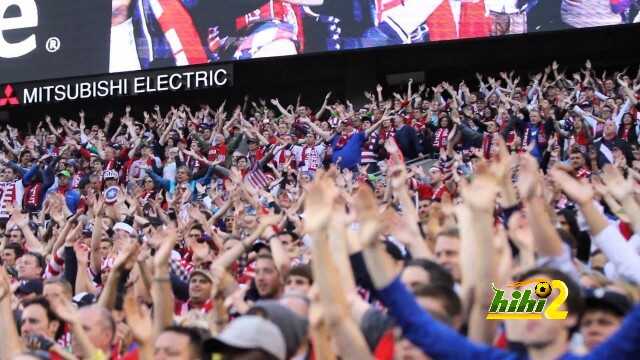 فيديو : شاهد كيف شجعت الجماهير الأمريكية منتخب بلادها