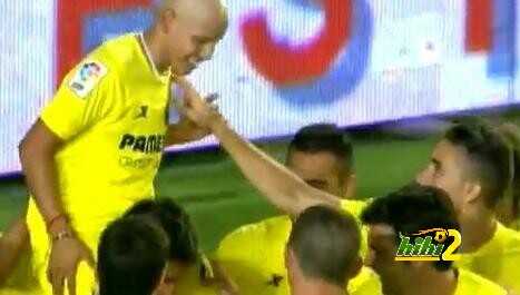 فيديو : فياريال يشرك طفلا مصابا بالسرطان في مباراته ضد سيلتيك ..!