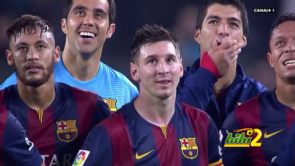 صور : ميسي السعيد وتكريم من برشلونة في الكامب نو عقب الرقم القياسي