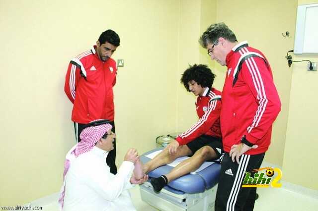 عموري يطمئن على اصابته