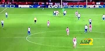 تهور جيرو يتسبب في طرده في بداية الشوط الثاني ..!