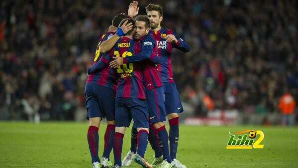 صورة : لاعبو برشلونة يرتدون قمصانا لدعم فيرمالين