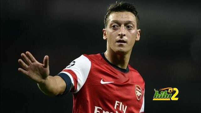 صورة : آوزيل لاعب شهر أبريل في الآرسنال