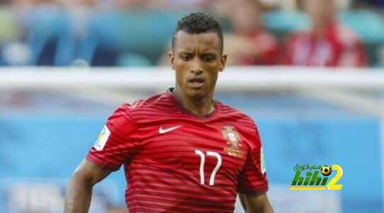 مانشستر يونايتد يريد التعاقد مع لاعبه السابق