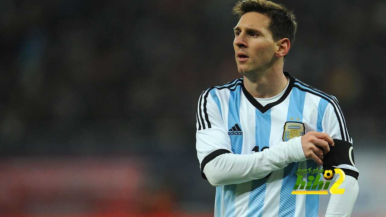 مارادونا : ميسي يجب أن يستمر في المنتخب