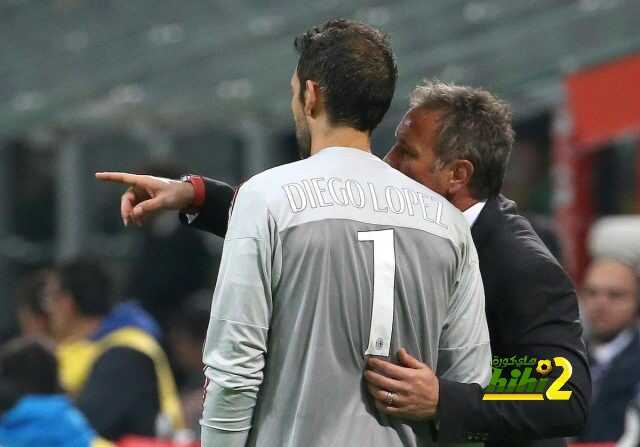 دييجو لوبيز يتجنب مصافحة مدربه السابق