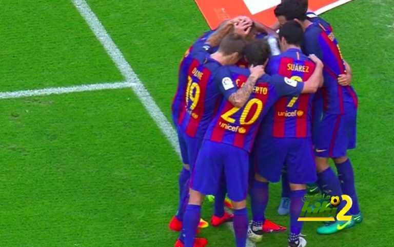 صور : جمهور فالنسيا يُلقى زجاجة على رأس نيمار