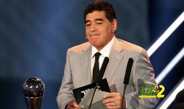 فيديو: مارادونا عاشق المشاجرات مع الصحفيين