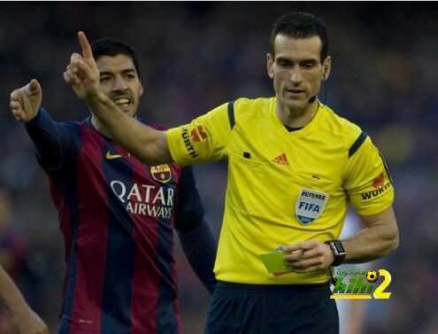 الكشف عن حكم مباراة برشلونة وسبورتنج خيخون
