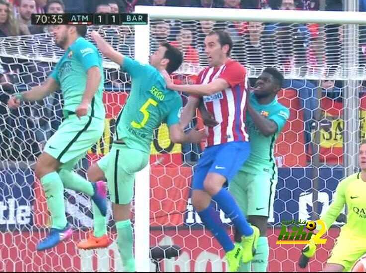 صور : خطأ واضح لبرشلونة قبيل هدف أتلتيكو