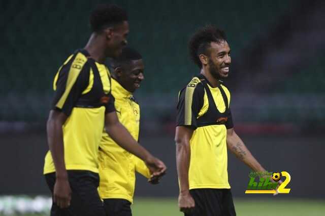 صور : أوباميانغ يشارك في تدريبات دورتموند استعدادا لمواجهة ميلان