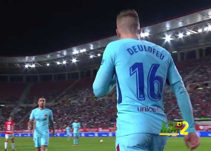 ديولفيو يعزز تقدم برشلونة بالهدف الثاني