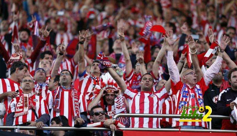 🔴 300 مشجع يدعمون اتليتكو مدريد امام برشلونة