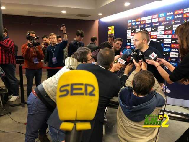 أندريس انييستا يلمح لرحيله عن برشلونة