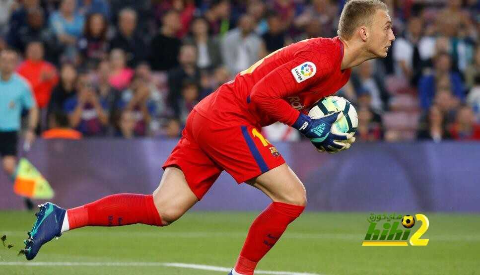ليفربول يدرس التعاقد مع حارس برشلونة