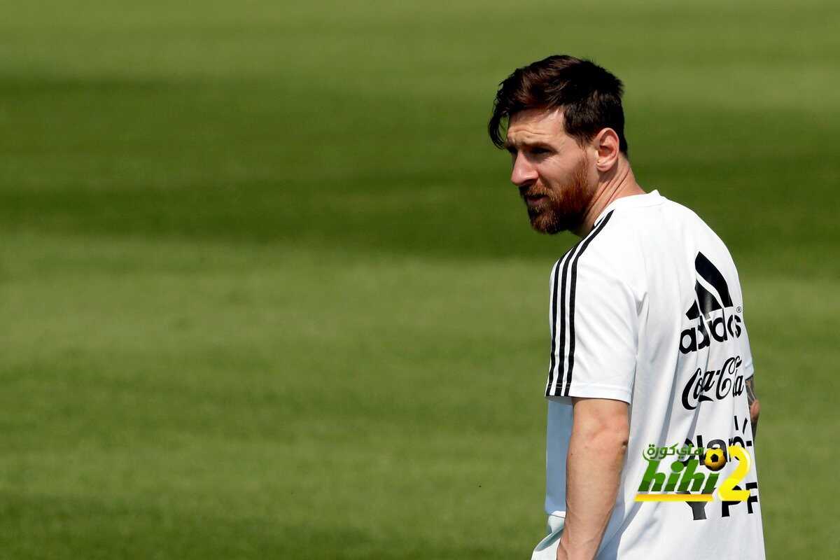 برشلونة يحتفل بيوم ميلاد ميسي