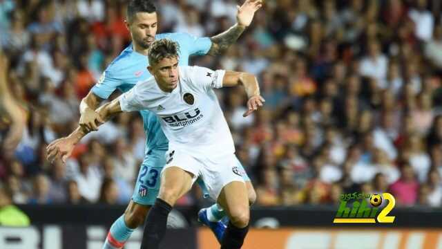 فيتولو يغيب شهرًا عن الملاعب
