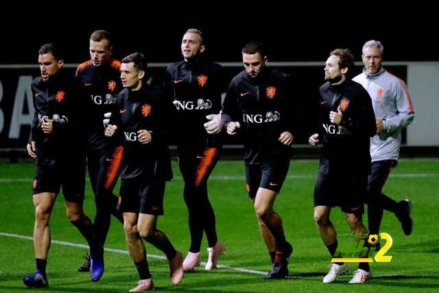 🔴 ياسبر سيليسين خلال تدريبات المُنتخب الهولندي