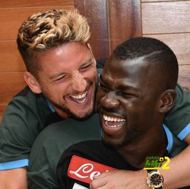 نجم نابولى يشد من أزر كوليبالى