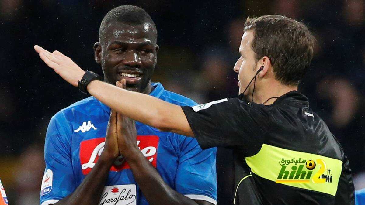 برشلونة ينافس مانشستر يونايتد على مدافع نابولي