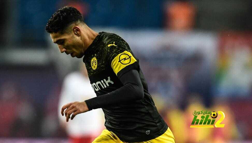 حكيمي يدافع عن نجم ريال مدريد