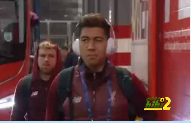🔴لاعبو ليفربول يصلون الي ملعب المُباراة