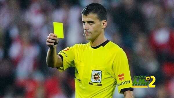 مانزانو حكمًا للقاء برشلونة وأتليتكو مدريد