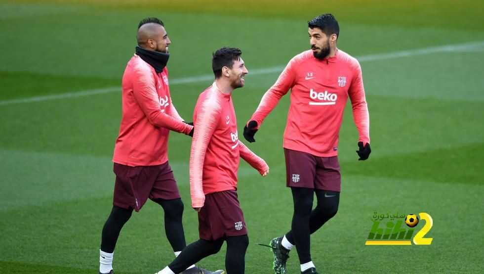 فيدال بديلًا لآرثر في وسط برشلونة أمام اليونايتد