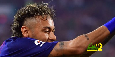 صورة…نيمار يلاعب الجميع !