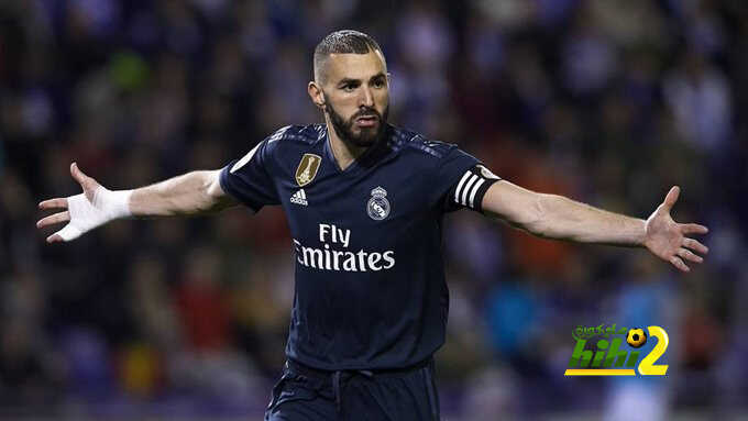 بنزيمة يحمل شارة قيادة ريال مدريد أمام باريس