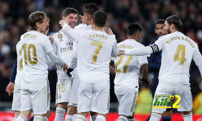 ريال مدريد يواصل انتصاراته وصراعه على الصدارة بثنائية في شباك ألافيس