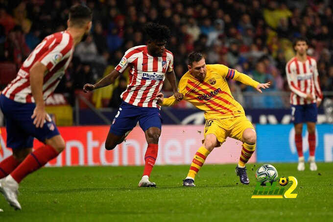 التعادل السلبي عنوان الشوط الأول بين برشلونة وأتلتيكو