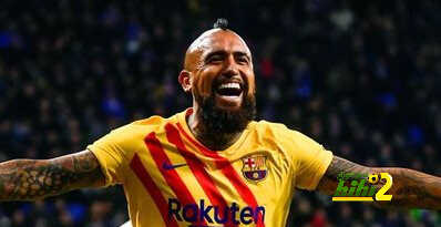 لماذا رفض برشلونة رحيل فيدال ؟