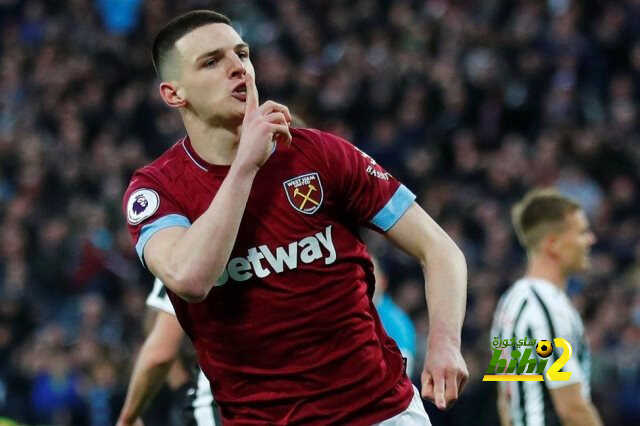 اليونايتد يرسل كشافيه لمتابعة لاعب وسط وست هام