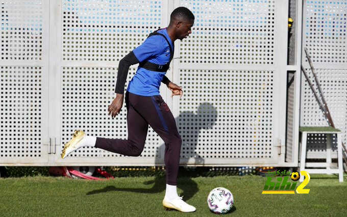 صورة.. ديمبيلي يداعب الكرة ويقترب من العودة