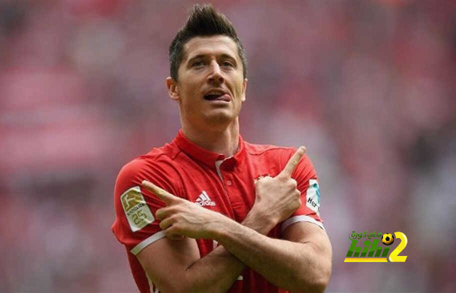 ليفاندوفسكي يشارك فى حملة “خليك بالبيت”