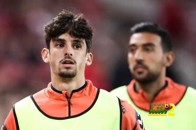 ترينكاو : أتطلع للعب مع ميسي