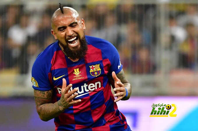 فيدال أول الراحلين عن برشلونة