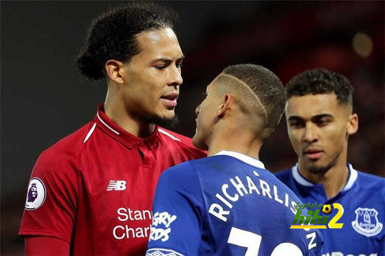لاعب إيفرتون: فان دايك ليس أفضل مدافع في العالم