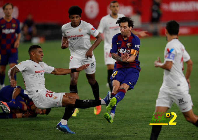بالصور :  السبب الذي جعل ميسي ينفعل على لاعب إشبيلية
