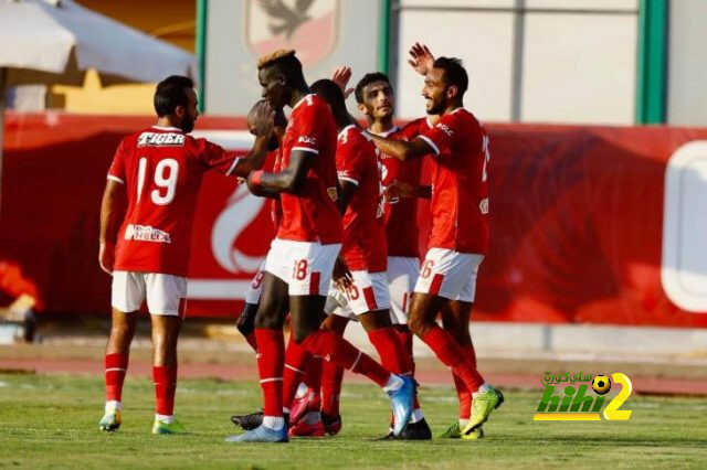 الأهلي بمن حضر يصعق سموحة بمس كهربائي رباعي الڤولت .