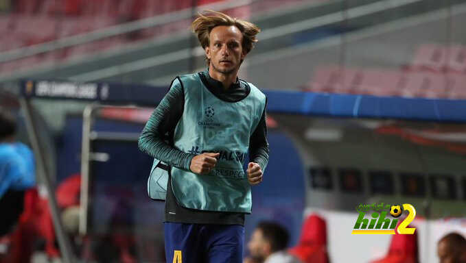 تقارير: احتفال راكيتيتش بتتويج إشبيلية يشعل غضب برشلونة
