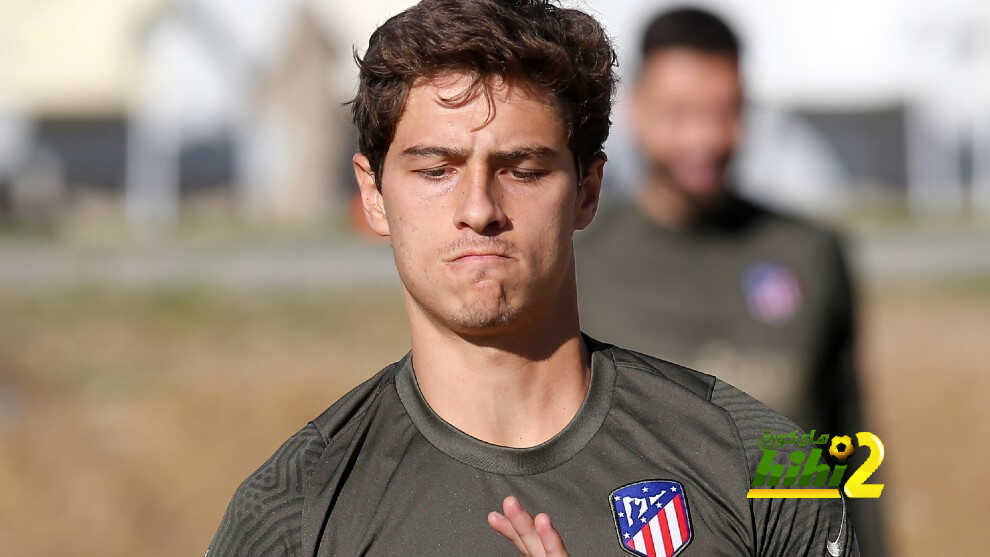 هل يتعاقد برشلونة مع سولانو ؟