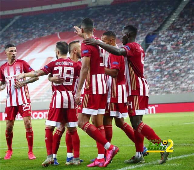 أولمبياكوس يحجز مقعده في دوري أبطال أوروبا