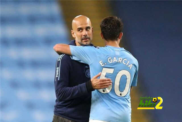 جوارديولا: إريك جارسيا يريد مغادرة مانشستر سيتي إلى برشلونة..