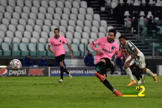 هل كان يجب على ميسي إعلان بقائه في برشلونة برحيل بارتوميو؟