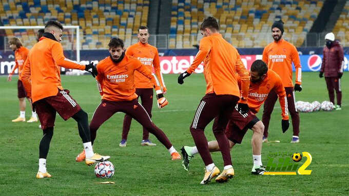 سبورت تكشف موقف بنزيما من مباراة ريال مدريد وشاختار
