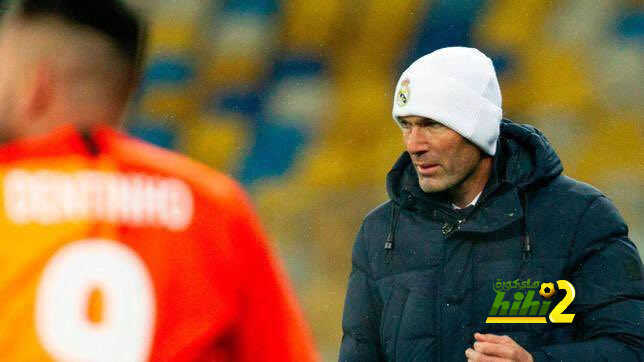 هل هناك فتنة داخل غرفة خلع الملابس في ريال مدريد ؟