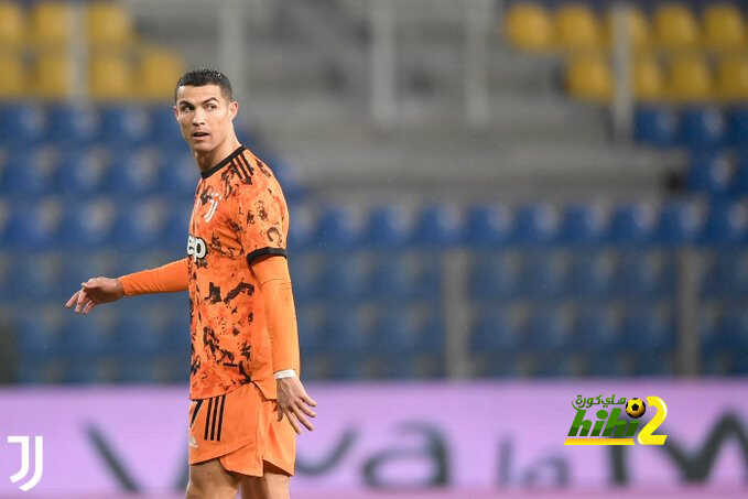 كريستيانو رونالدو .. ليس أول من يحرز 33 هدفًا في عام ميلادي!