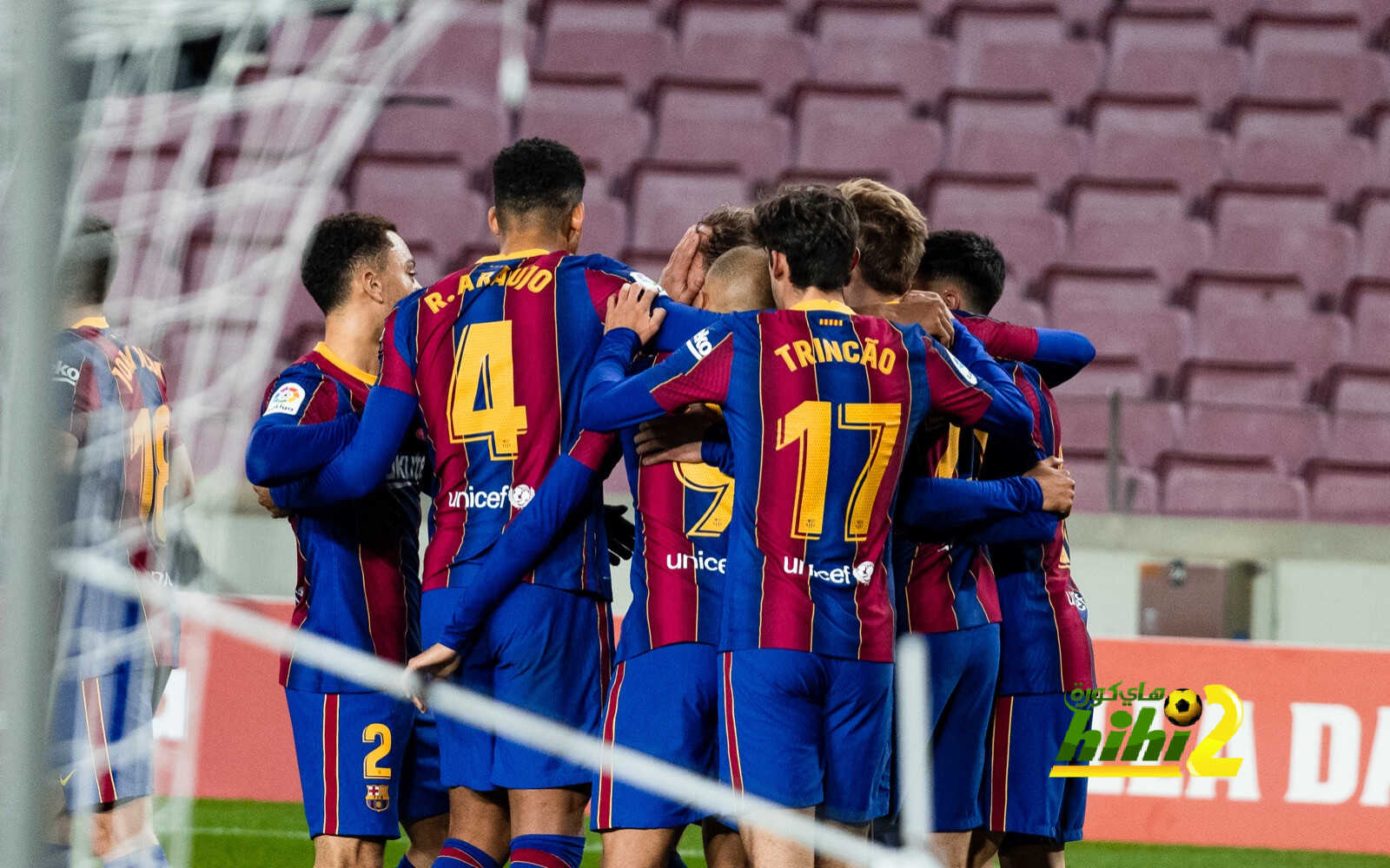 فيديو: لحظة وصول برشلونة إلى ملعب خوسيه زوريلا
